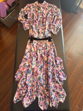 Carlisle Collection Size 2 100% Silk Floral Blouse & Ruffle Skirt 2 Piece Set